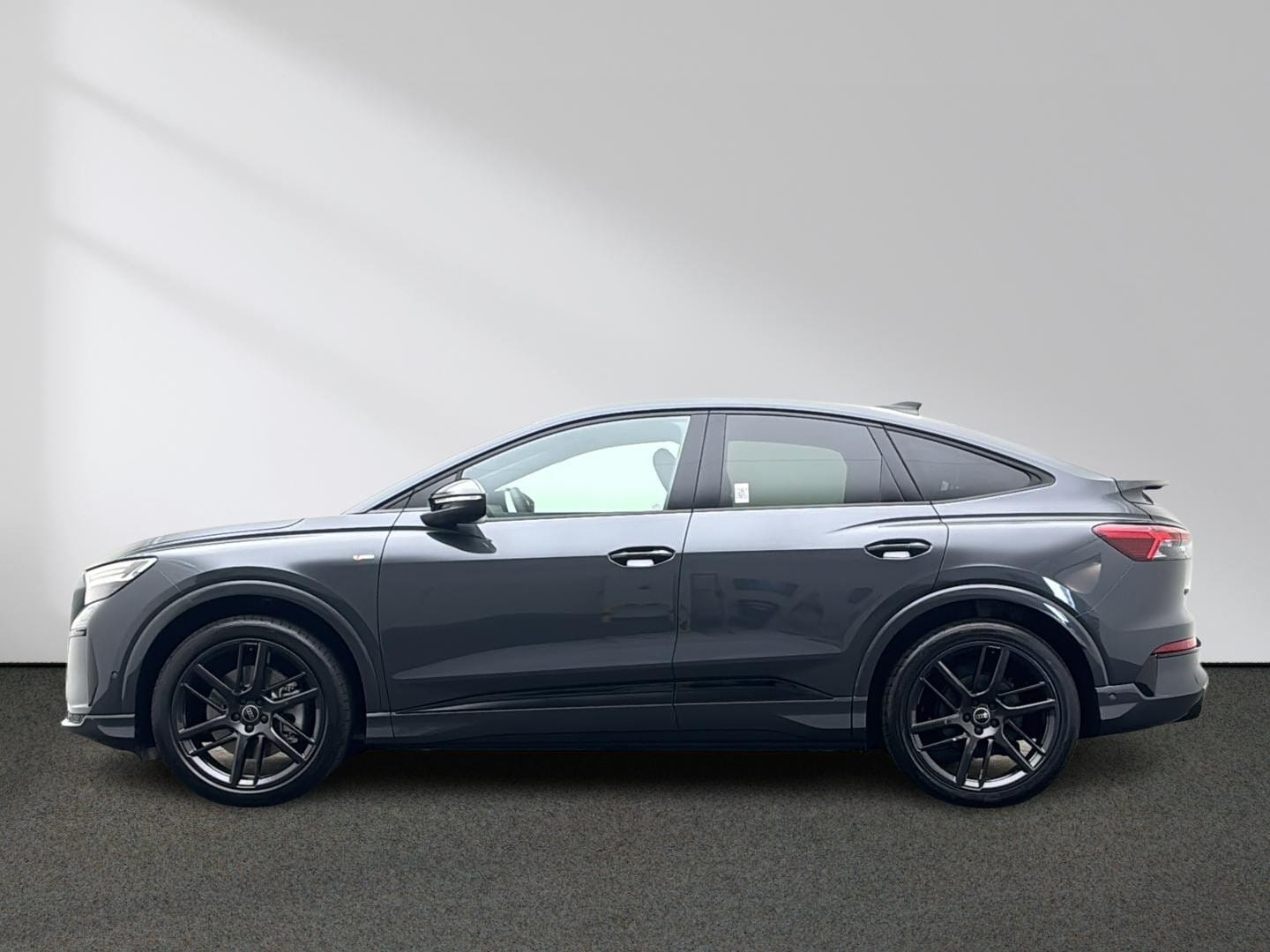 Bild über Audi Q4 Sportback e-tron e-tron quattro performance 250 kW - für weitere Informationen kontaktieren Sie den Audi Partner