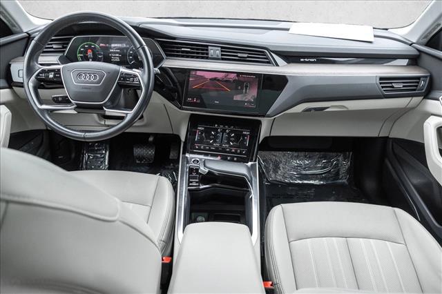 2024 AUDI Q8 - Image 21