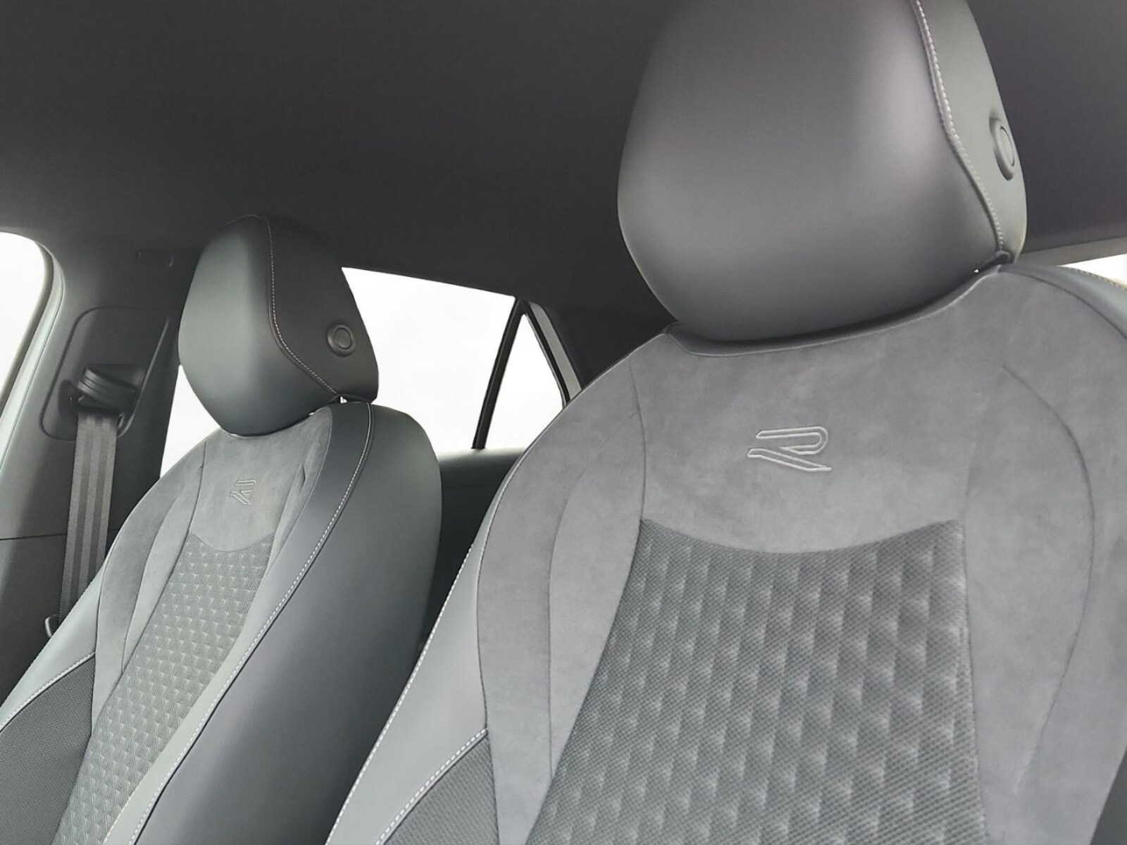 Volkswagen T-Roc – Bild 12