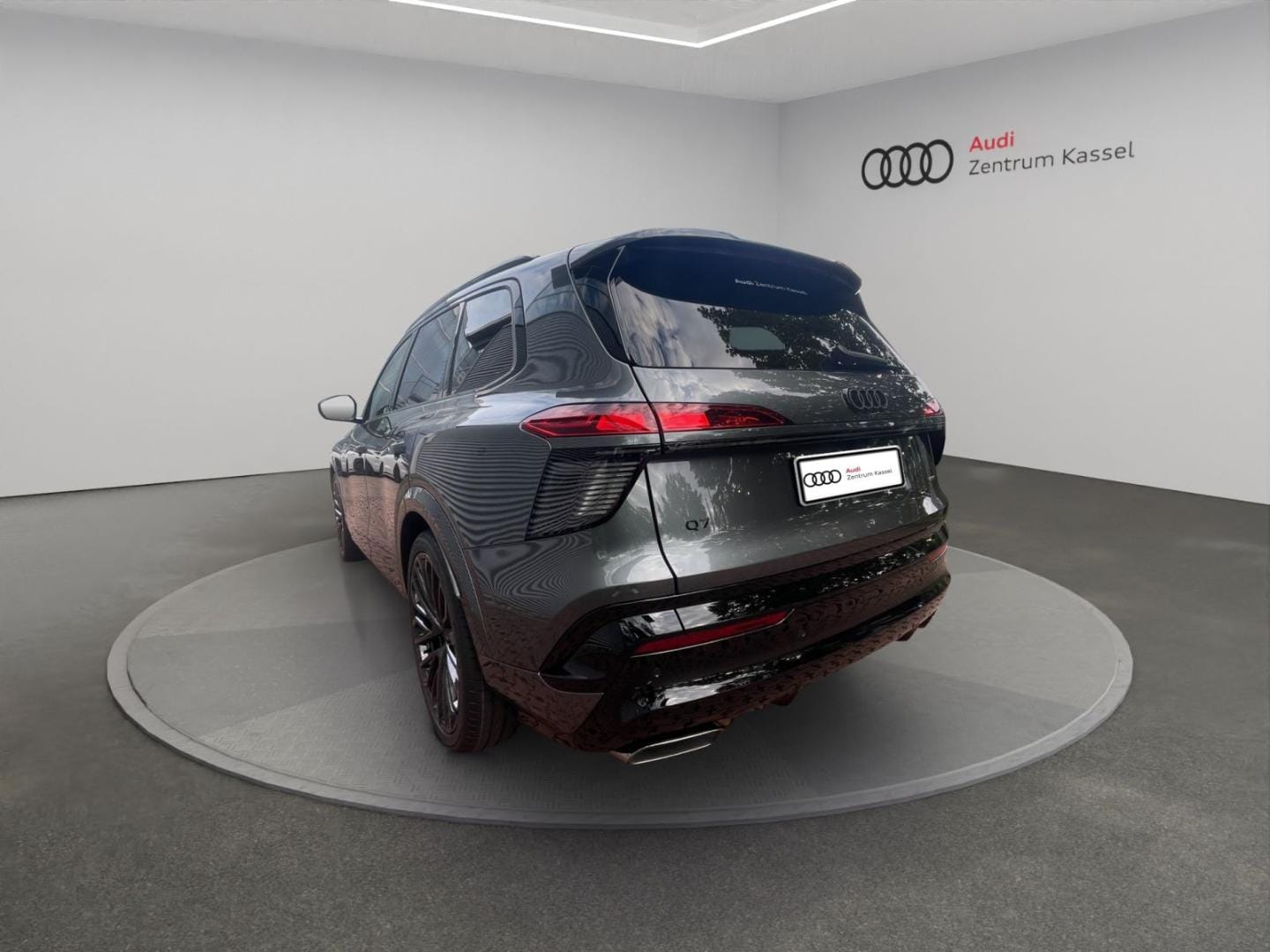 Bild über Audi Q7 SUV TDI quattro 220 kW tiptronic - für weitere Informationen kontaktieren Sie den Audi Partner