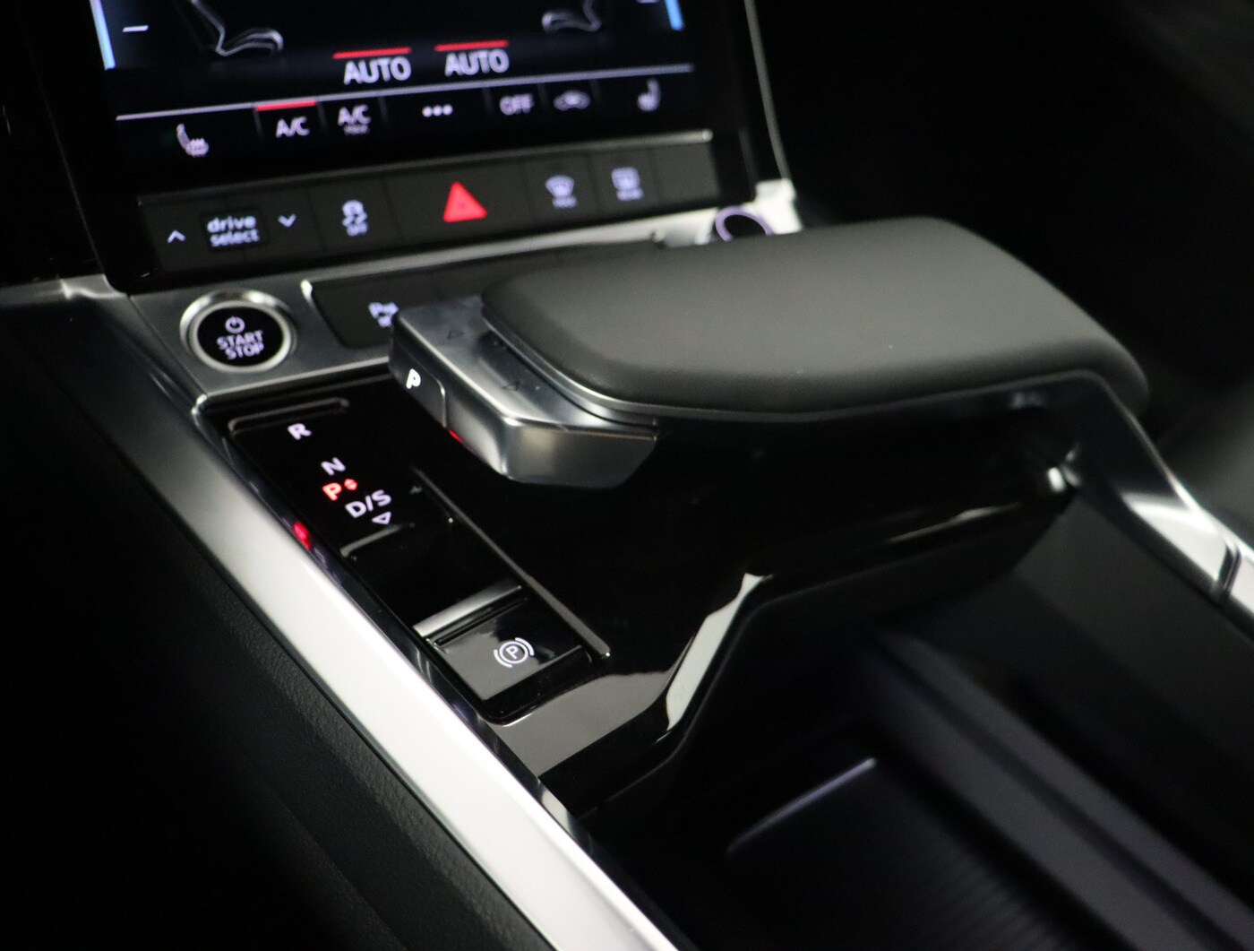 Image about Audi Q8 e-tron S line 55 e-tron quattro