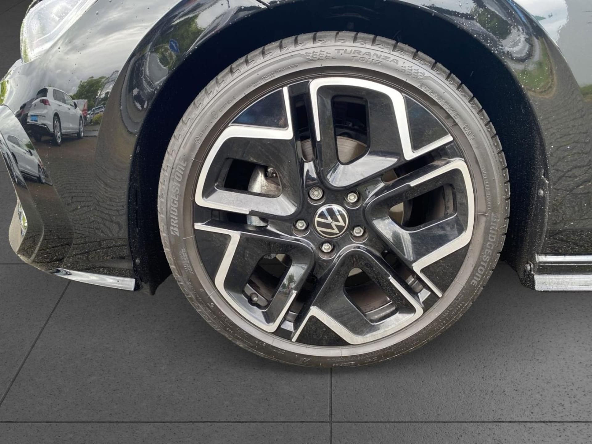 Volkswagen Golf R-Line