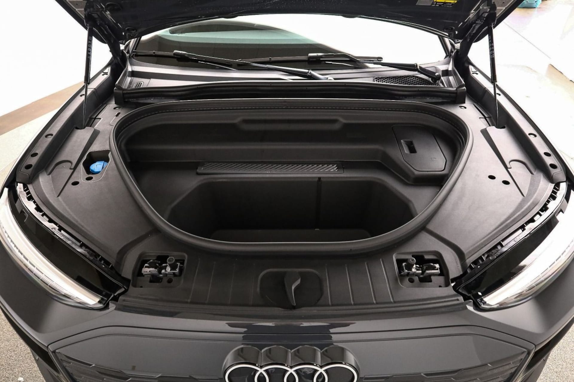 Audi Q6 SUV e-tron
