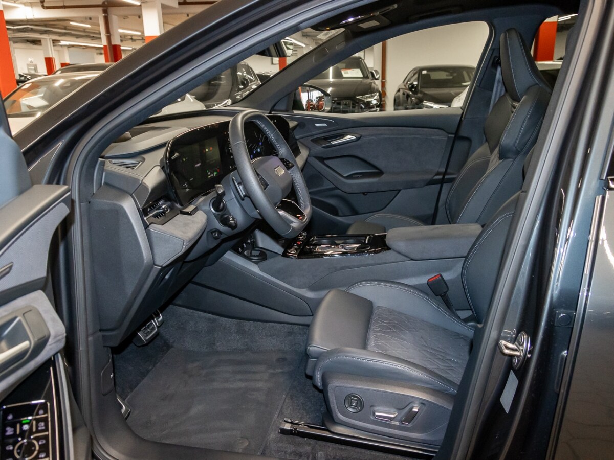 Image about Audi Q6 SUV e-tron e-tron quattro