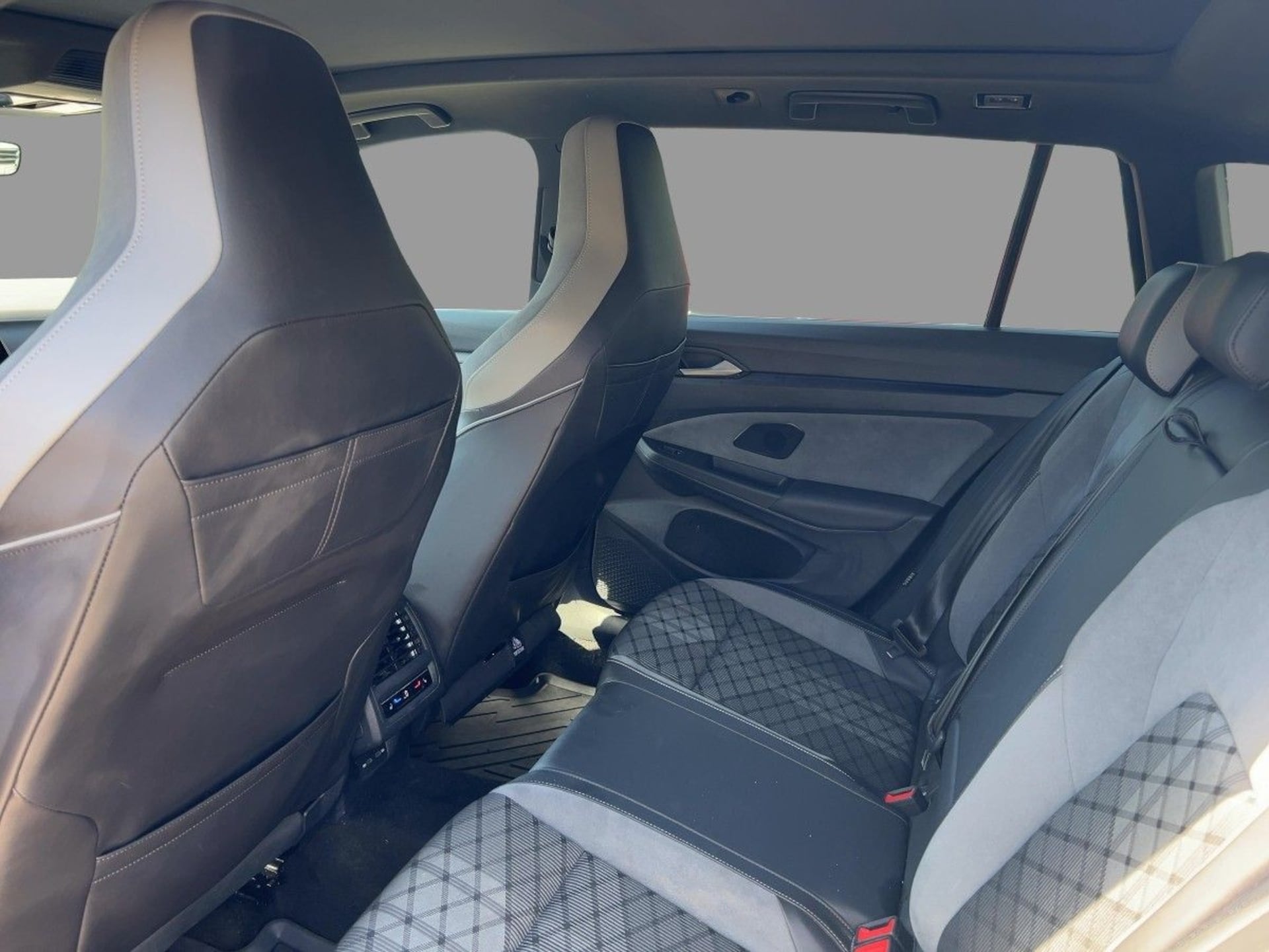 Volkswagen Golf Variant R-Line