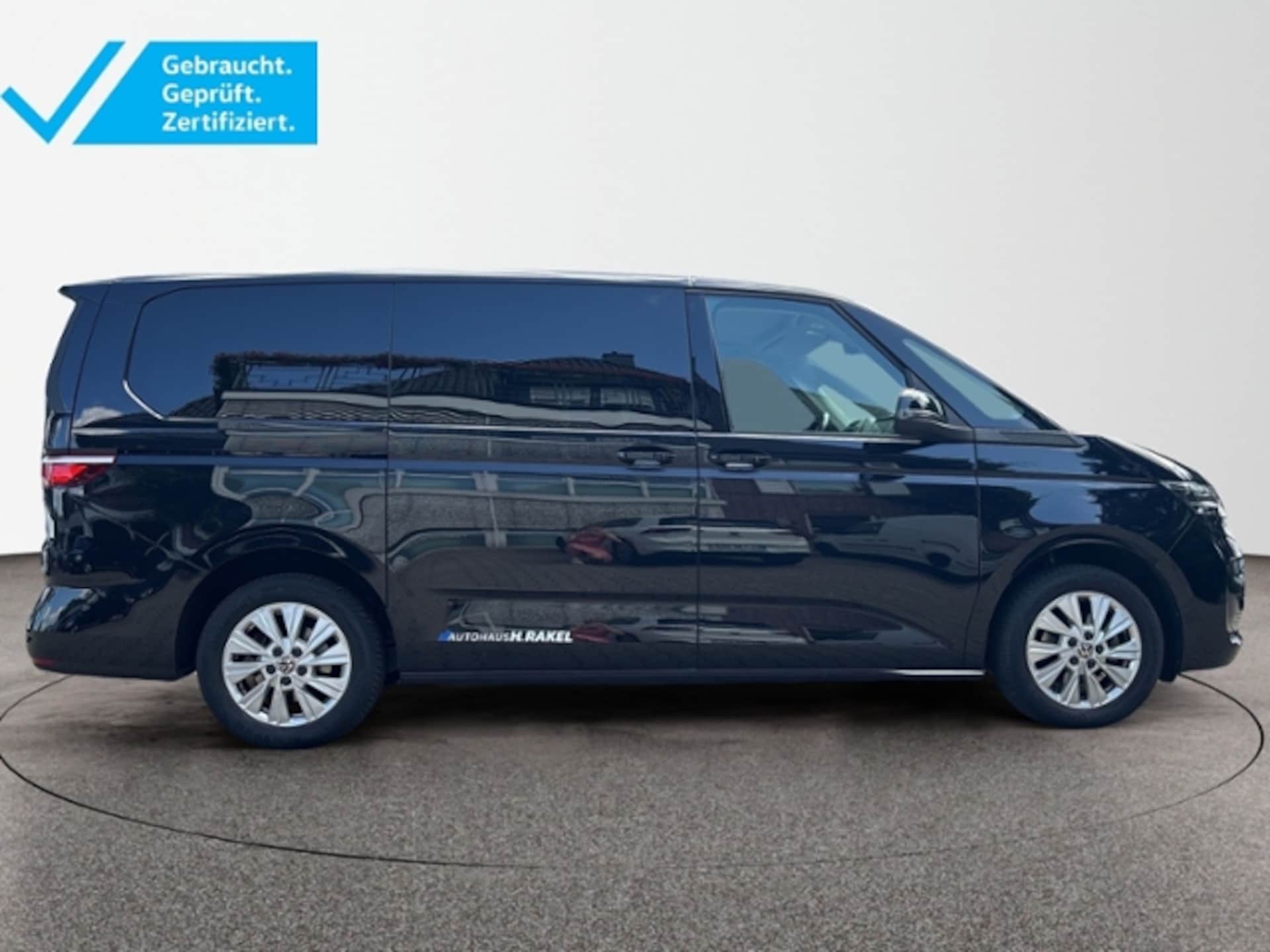 Volkswagen Multivan Langversion Basis-Modell