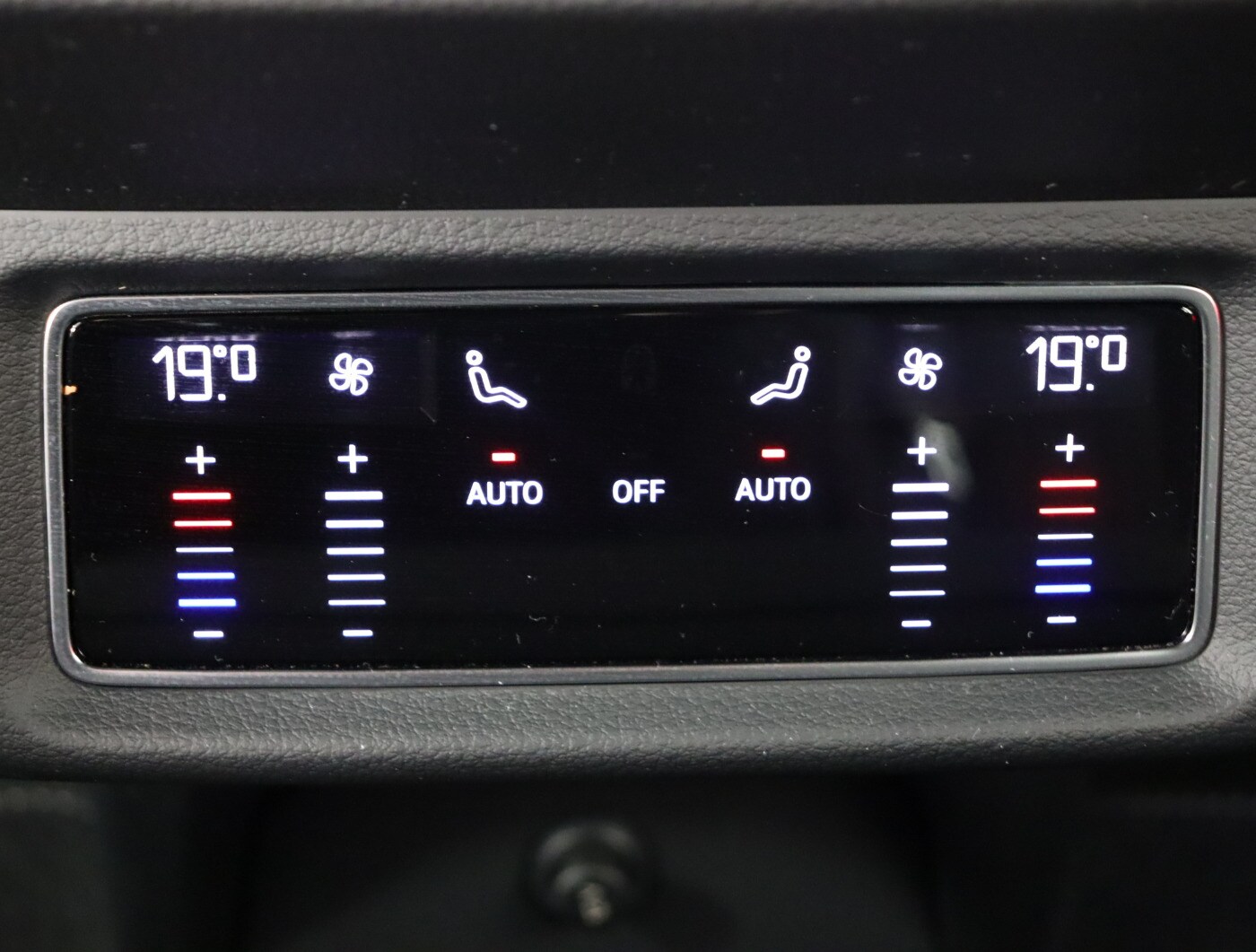 Image about Audi Q8 e-tron S line 55 e-tron quattro