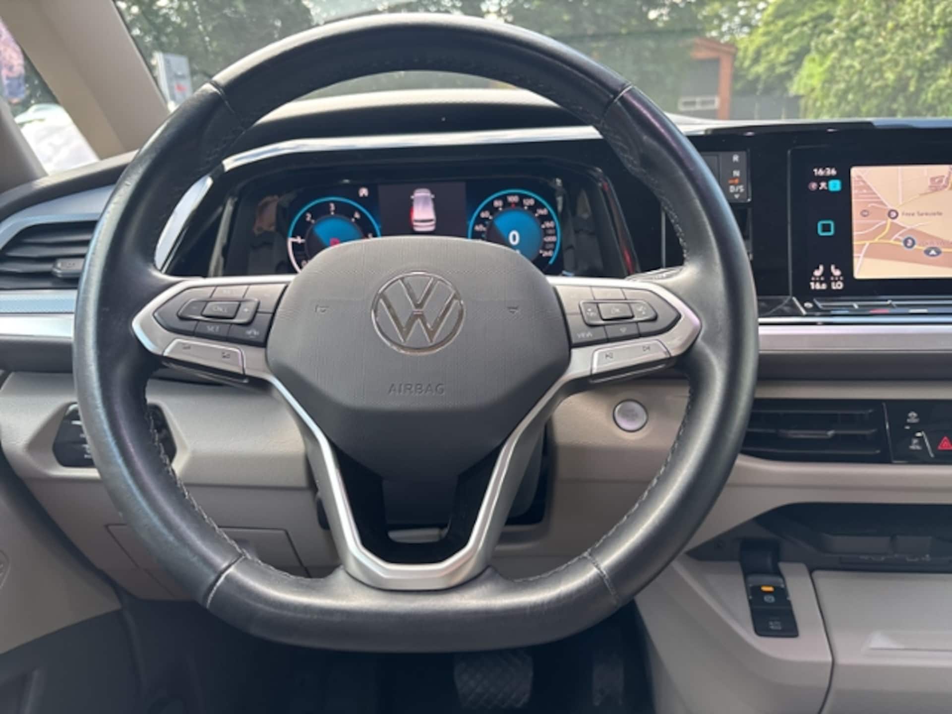 Volkswagen Multivan Langversion Basis-Modell