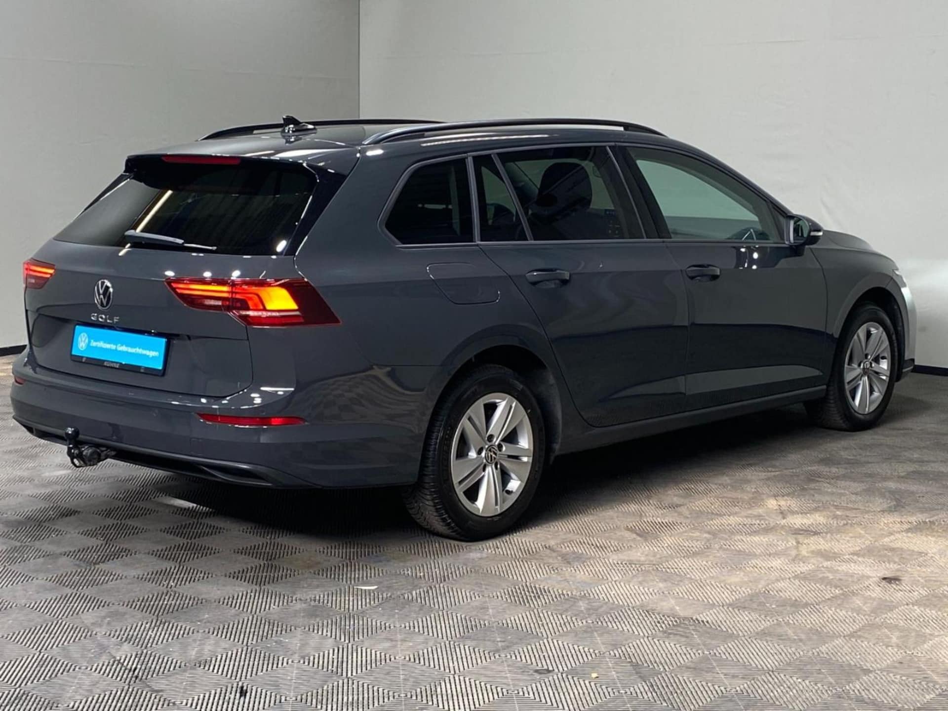 Volkswagen Golf Variant Life