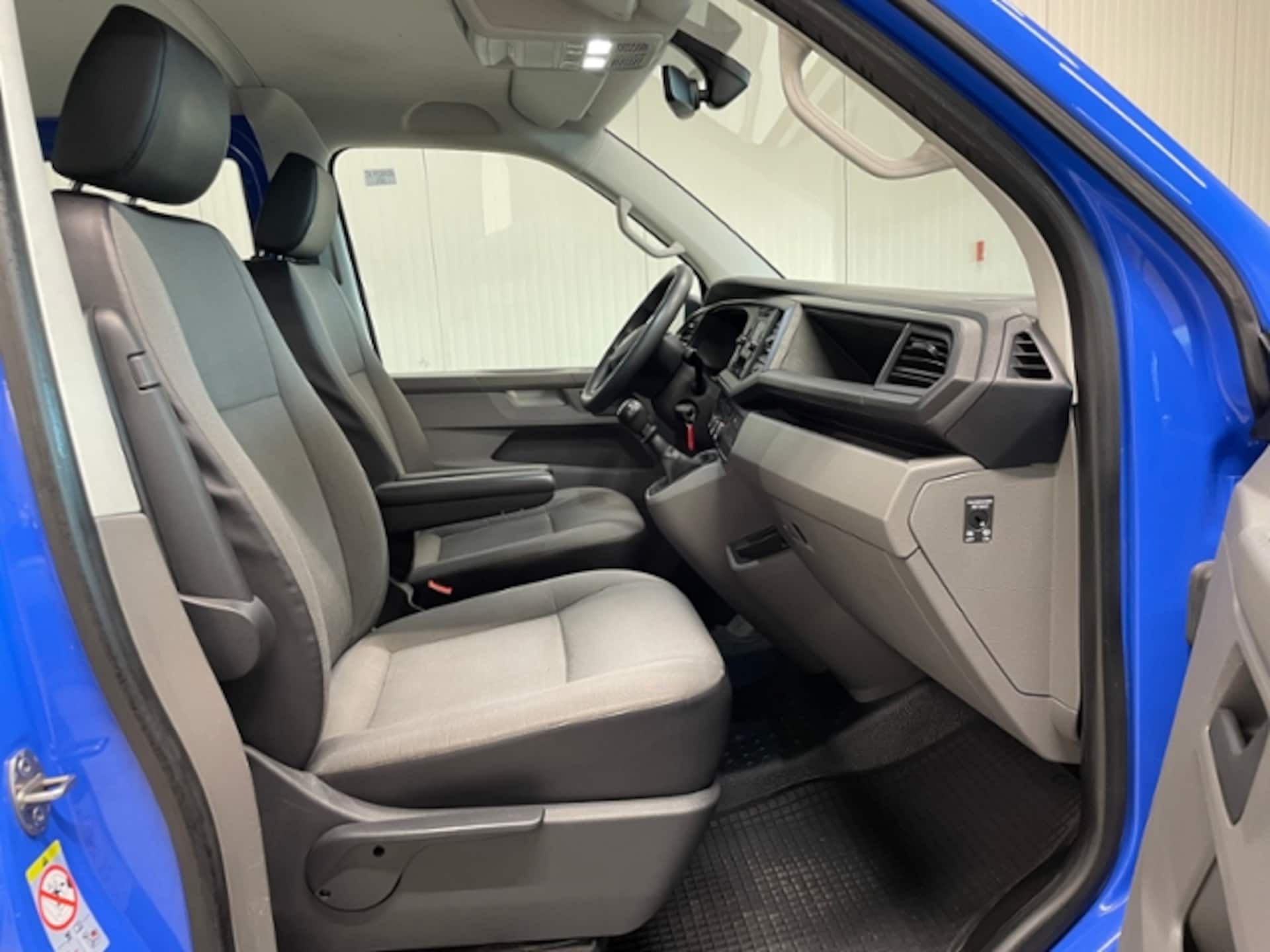 Volkswagen T6.1 Transporter Kombi langer Radstand