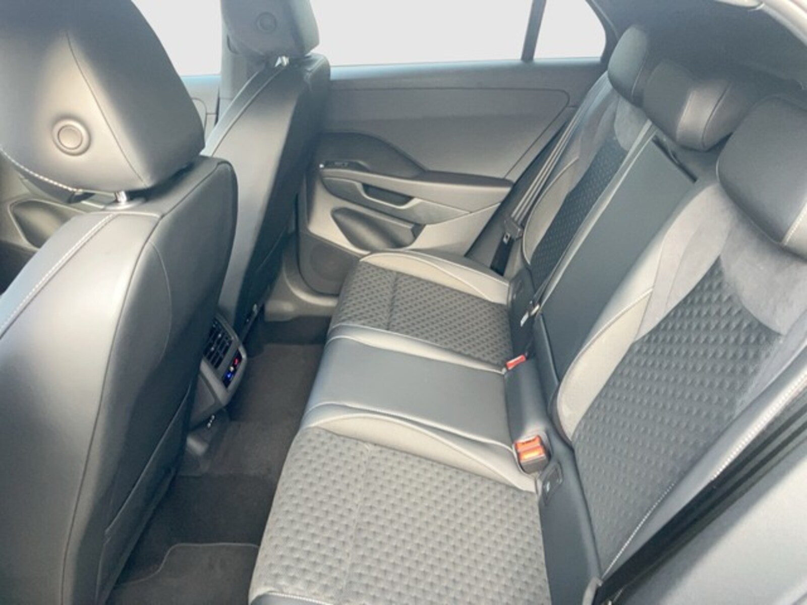 Volkswagen T-Roc – Bild 11