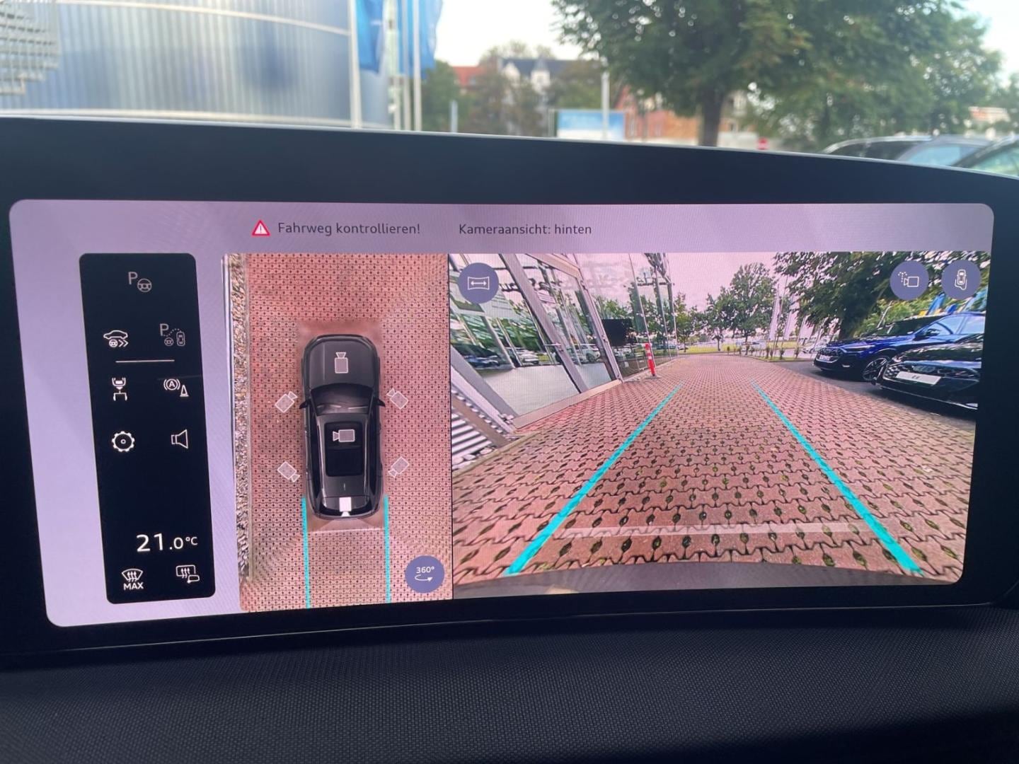 Bild über Audi Q7 SUV TDI quattro 220 kW tiptronic - für weitere Informationen kontaktieren Sie den Audi Partner