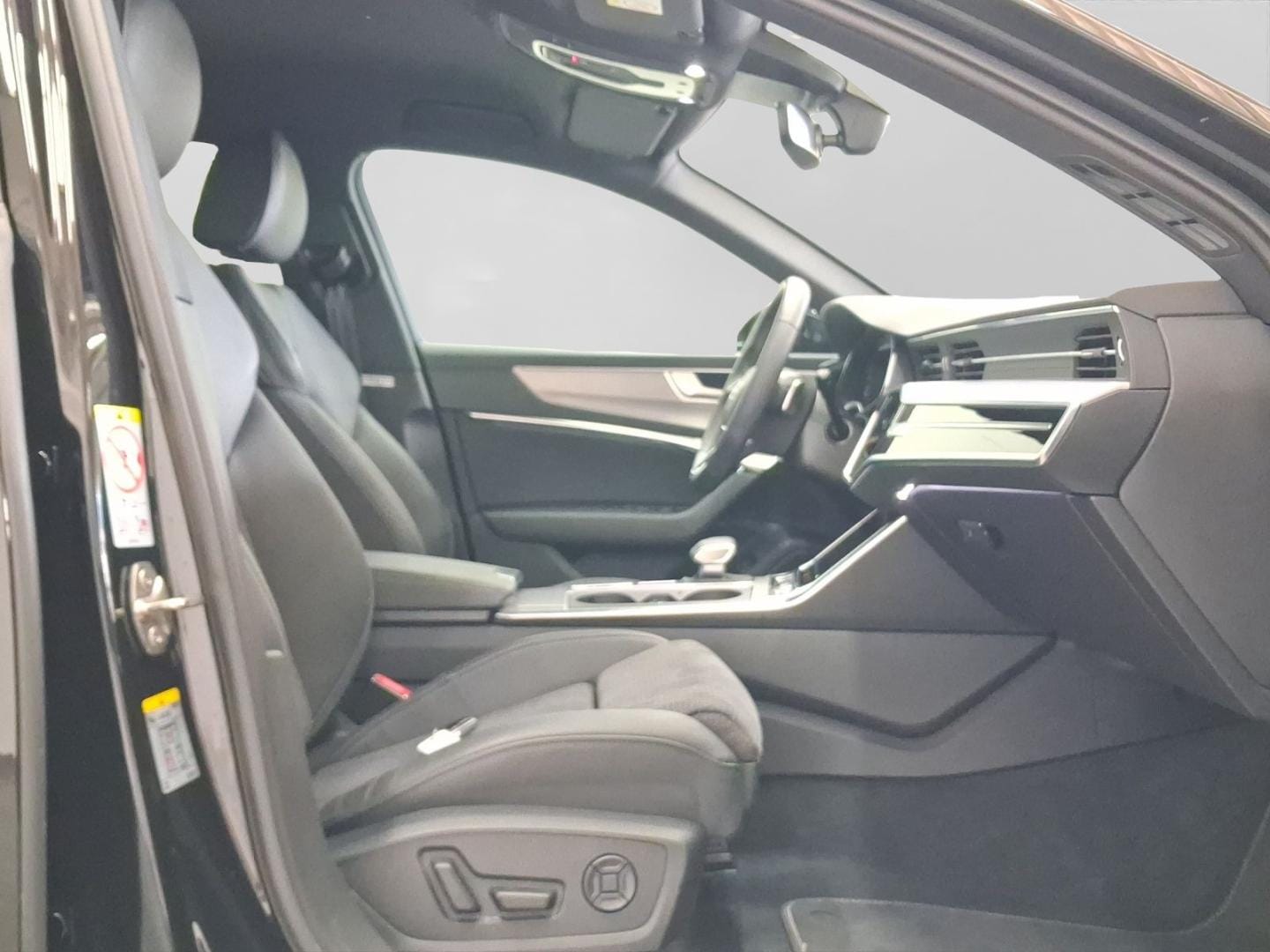Bild über Audi A6 Avant TFSI e S line 55 TFSI e quattro S tronic - für weitere Informationen kontaktieren Sie den Audi Partner