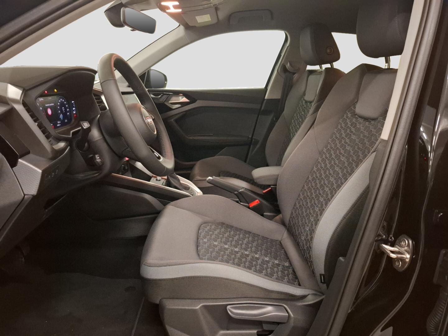 Bild über Audi A1 Sportback advanced 25 TFSI S tronic - für weitere Informationen kontaktieren Sie den Audi Partner