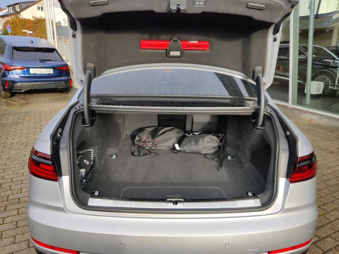 Bild über Audi A8 TFSI e 60 TFSI e quattro 340 kW tiptronic - für weitere Informationen kontaktieren Sie den Audi Partner