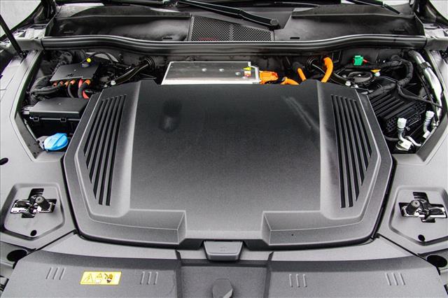 2024 AUDI Q8 - Image 28