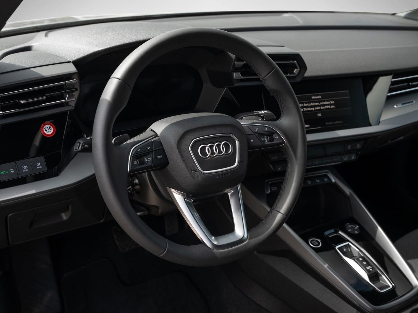 Bild über Audi A3 allstreet 35 TFSI S tronic - für weitere Informationen kontaktieren Sie den Audi Partner