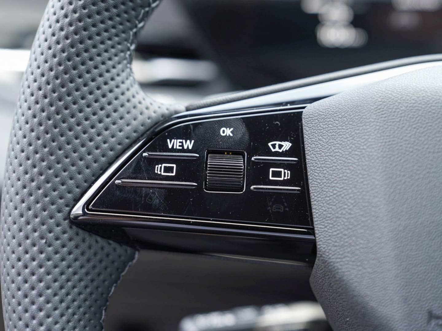 Bild über Audi Q6 SUV e-tron S line business e-tron quattro 315 kW - für weitere Informationen kontaktieren Sie den Audi Partner