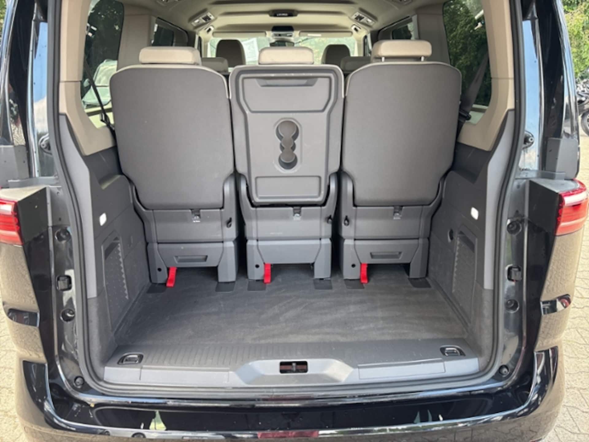 Volkswagen Multivan Langversion Basis-Modell
