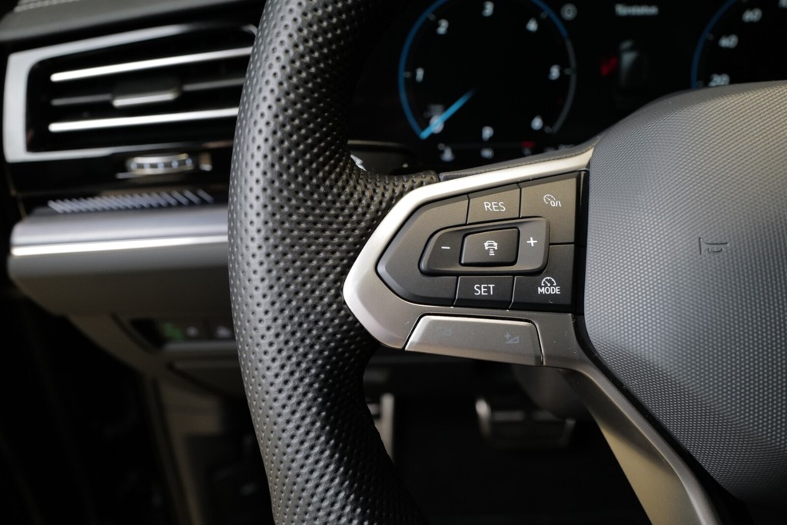 Volkswagen Touareg – Bild 11