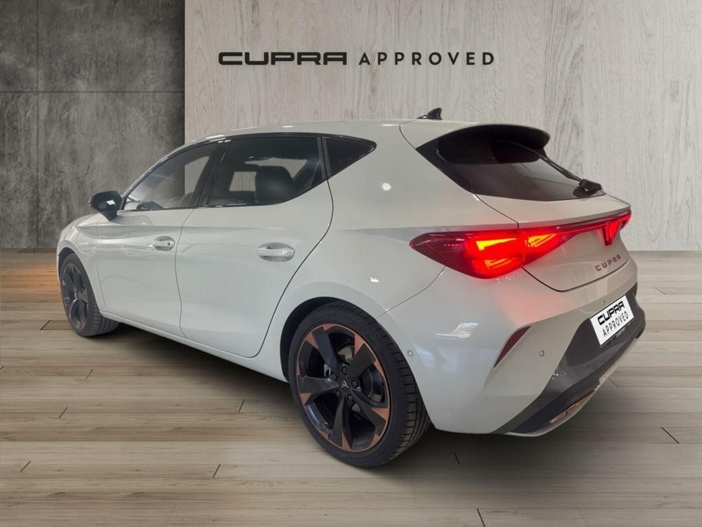 CUPRA Leon León 1.5 TSI e-Hybrid DSG 150 kW (204 CV) — photo 2