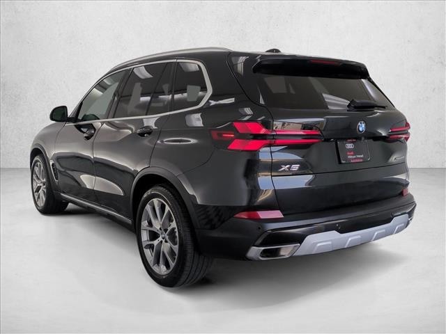 2024 BMW X5 8