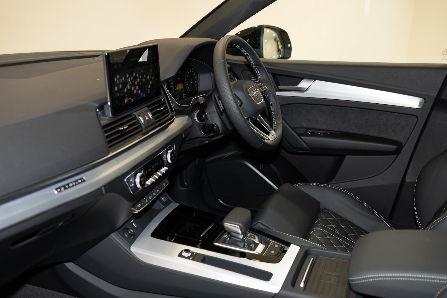 Image about Audi Q5 Sportback TFSI e 55 TFSI e quattro S tronic