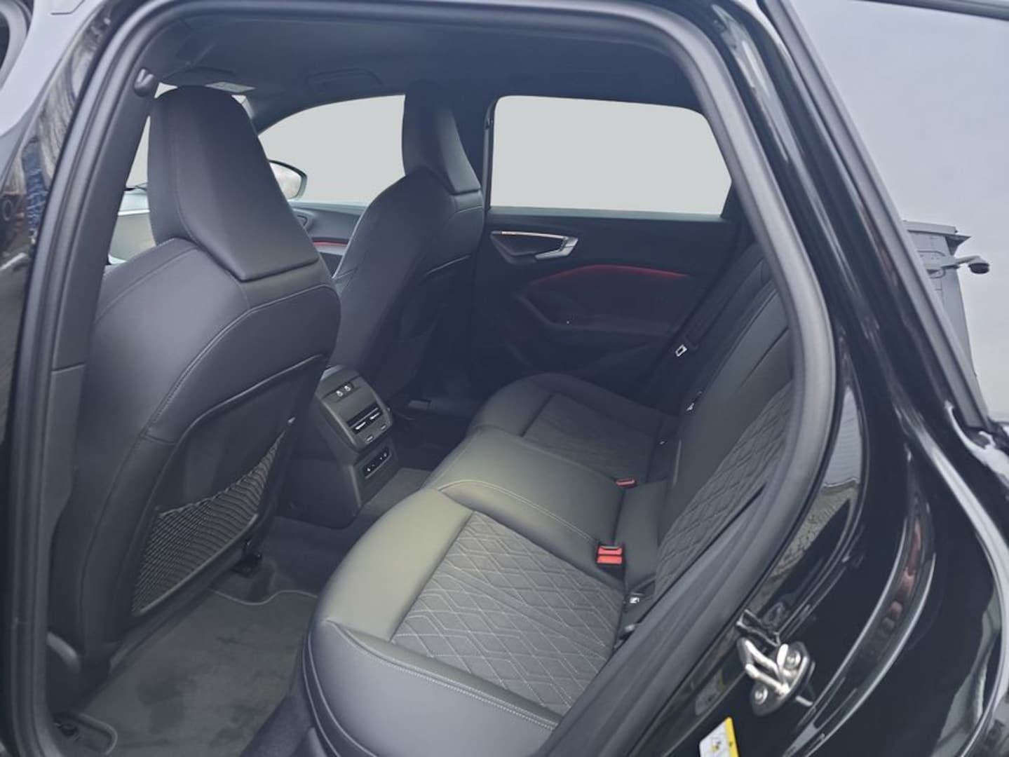 Bild über Audi A5 Avant TDI quattro 150 kW S tronic - für weitere Informationen kontaktieren Sie den Audi Partner