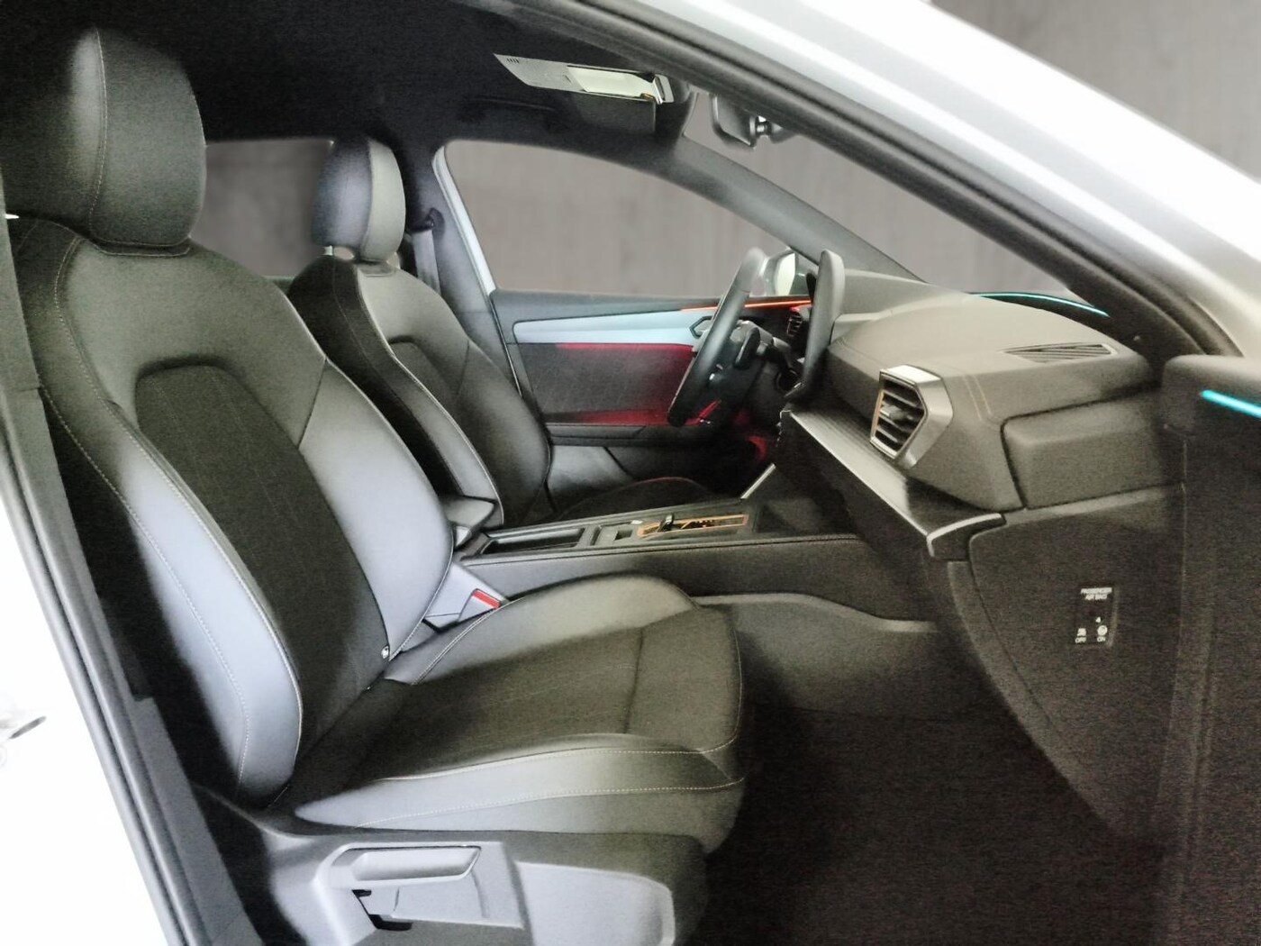 CUPRA Leon Sportstourer 1.5 eTSI DSG 110 kW (150 CV) — photo 5