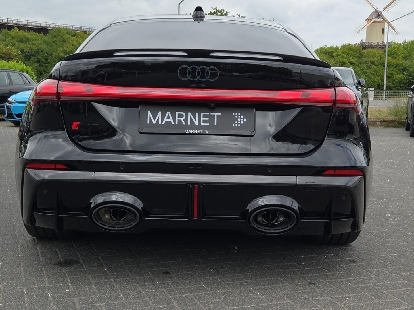Bild über Audi RS 5 Limousine TFSI quattro 470 kW tiptronic - für weitere Informationen kontaktieren Sie den Audi Partner
