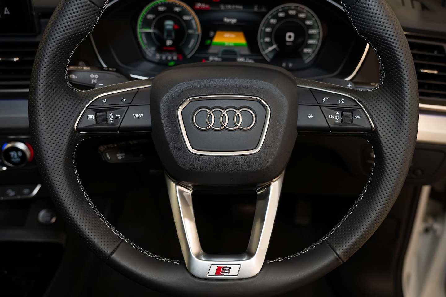 Image about Audi Q5 Sportback TFSI e 55 TFSI e quattro S tronic