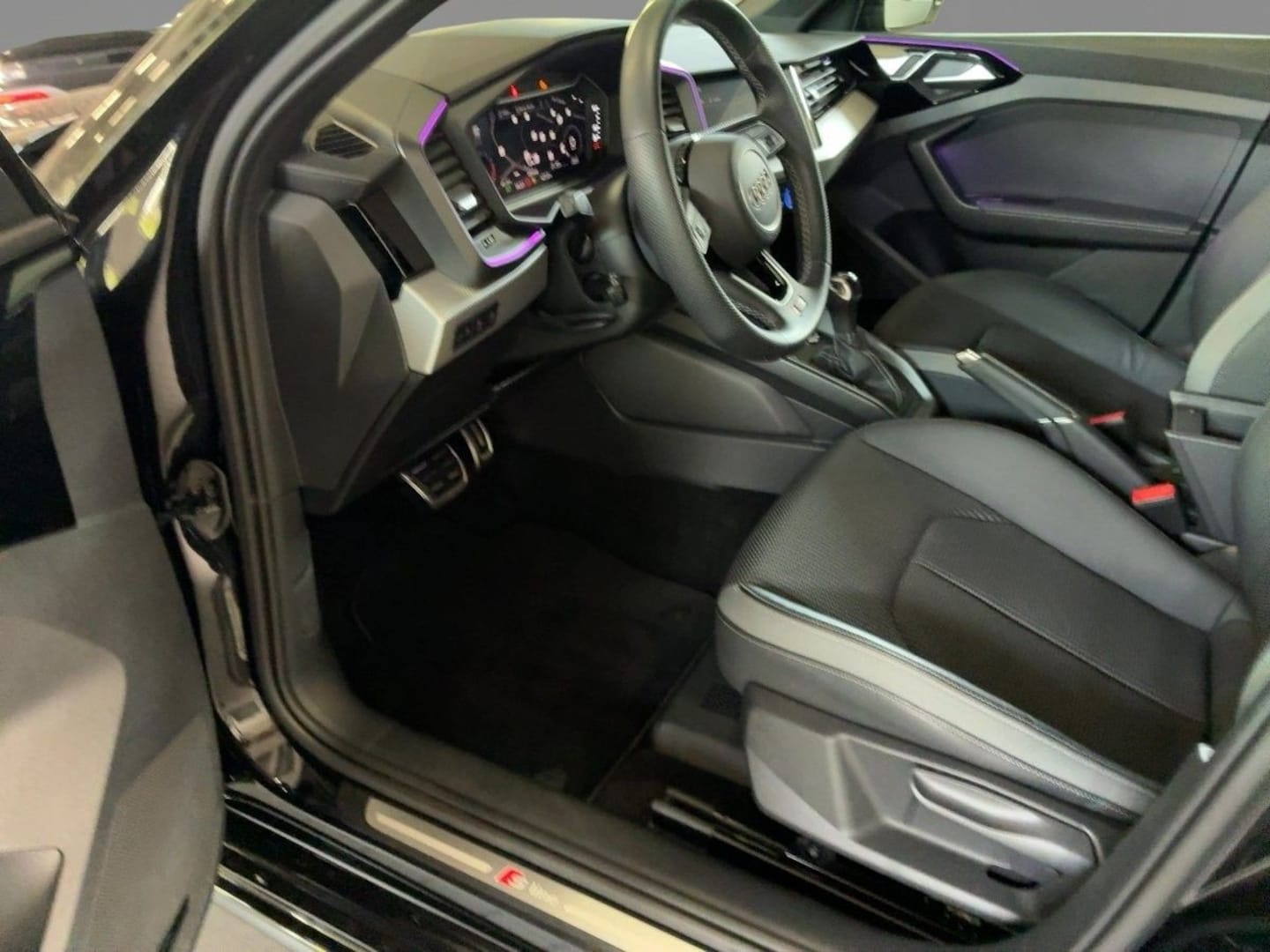 Bild über Audi A1 Sportback S line 35 TFSI S tronic - für weitere Informationen kontaktieren Sie den Audi Partner