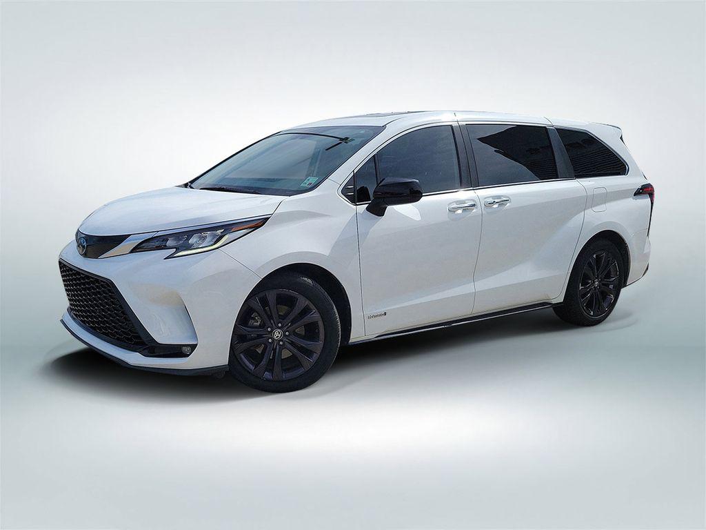 2021 Toyota Sienna XSE 7-Passenger Hybrid FWD's photo