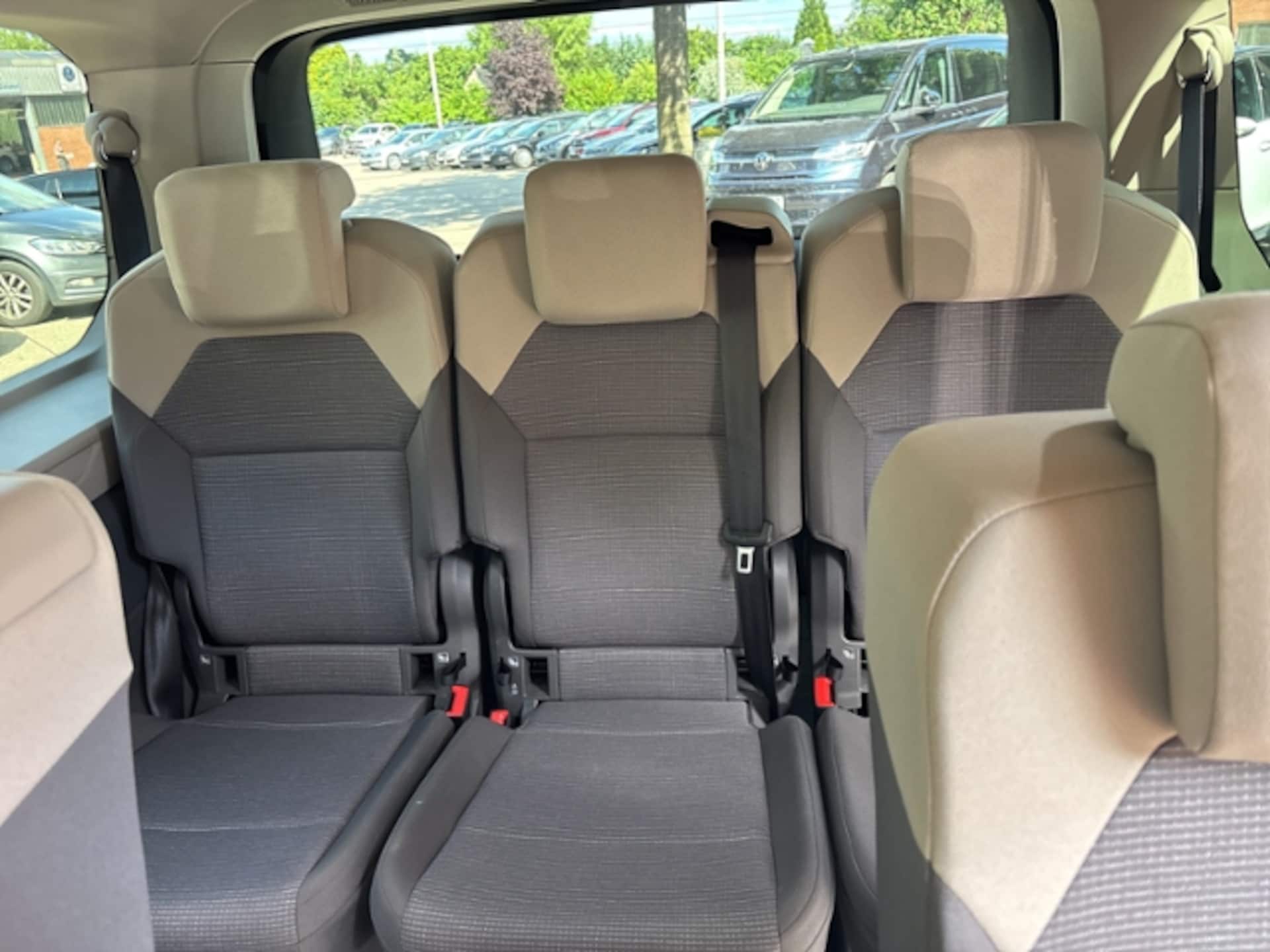 Volkswagen Multivan Langversion Basis-Modell