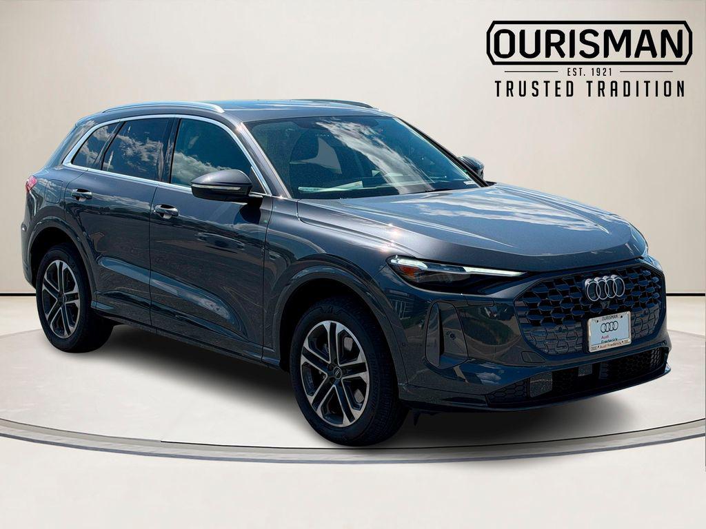 2025 Audi Q5 40 Premium Plus's photo