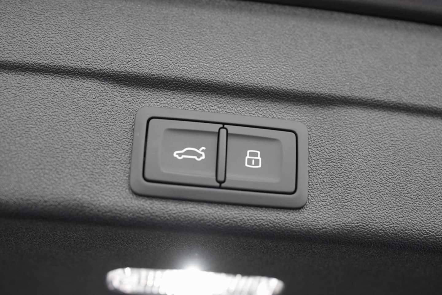 Bild über Audi A5 Avant e-hybrid e-hybrid quattro 220 kW S tronic - für weitere Informationen kontaktieren Sie den Audi Partner