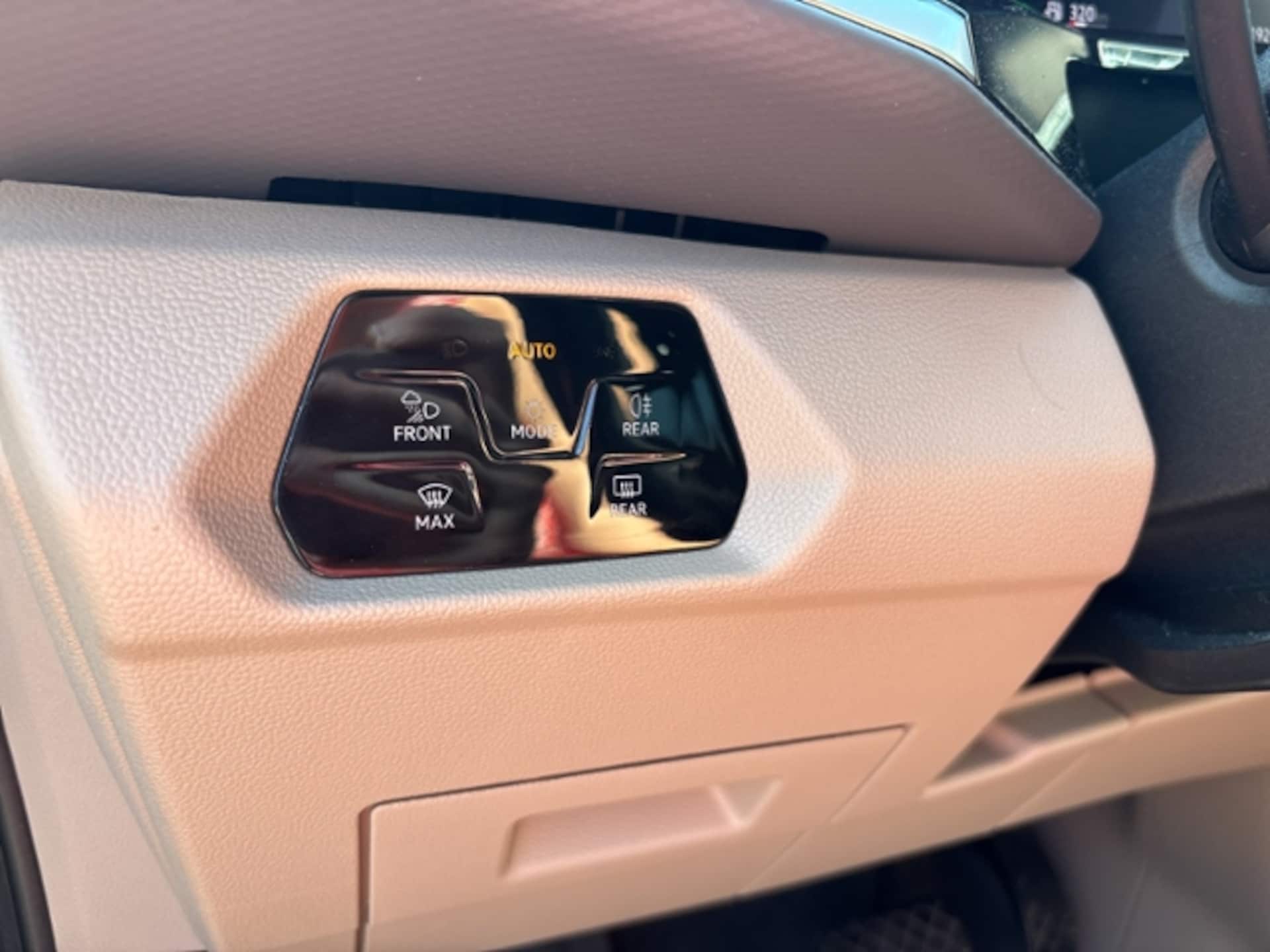 Volkswagen Multivan Langversion Basis-Modell