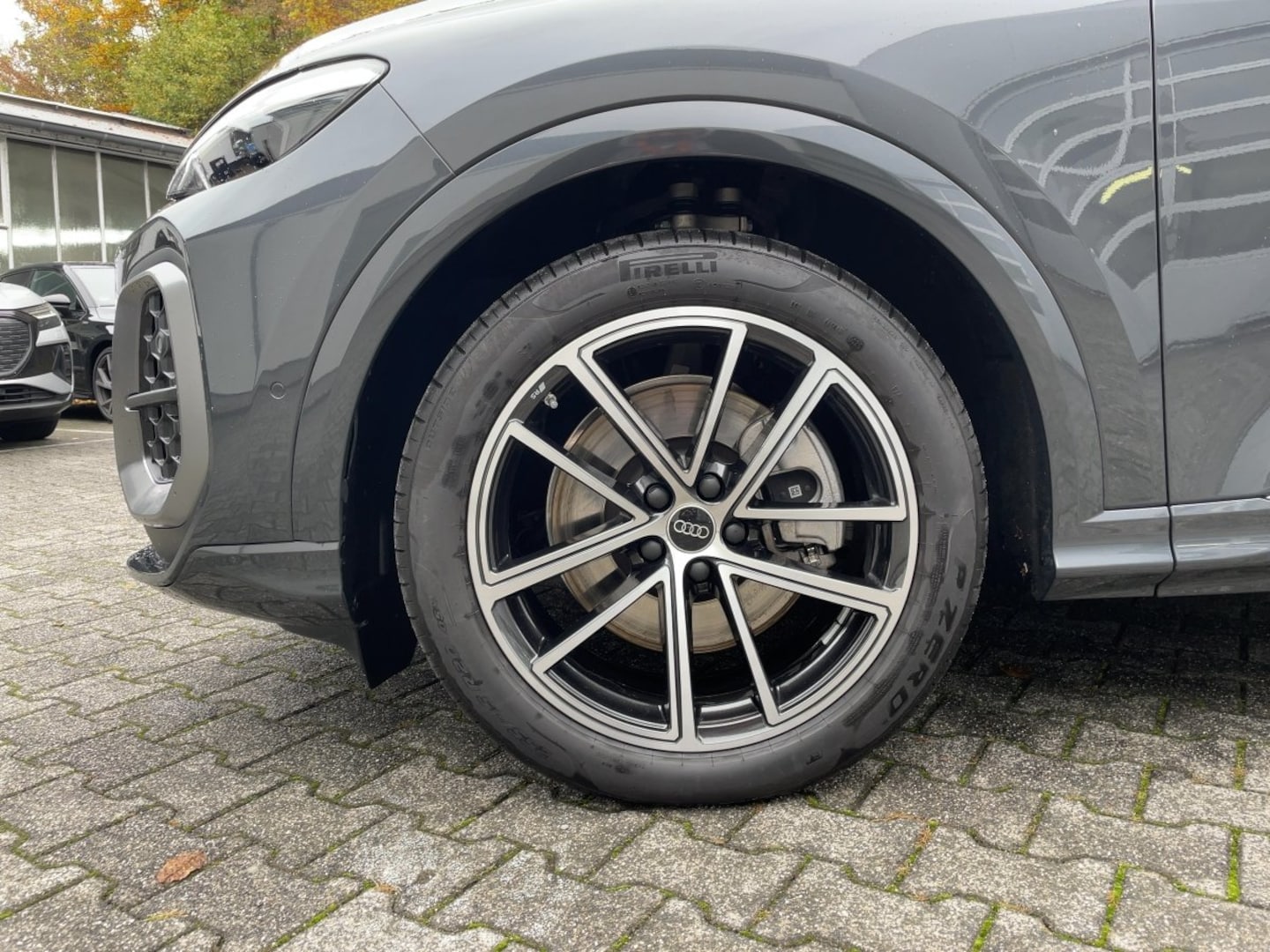 Bild über Audi Q5 Sportback TDI quattro 150 kW S tronic - für weitere Informationen kontaktieren Sie den Audi Partner