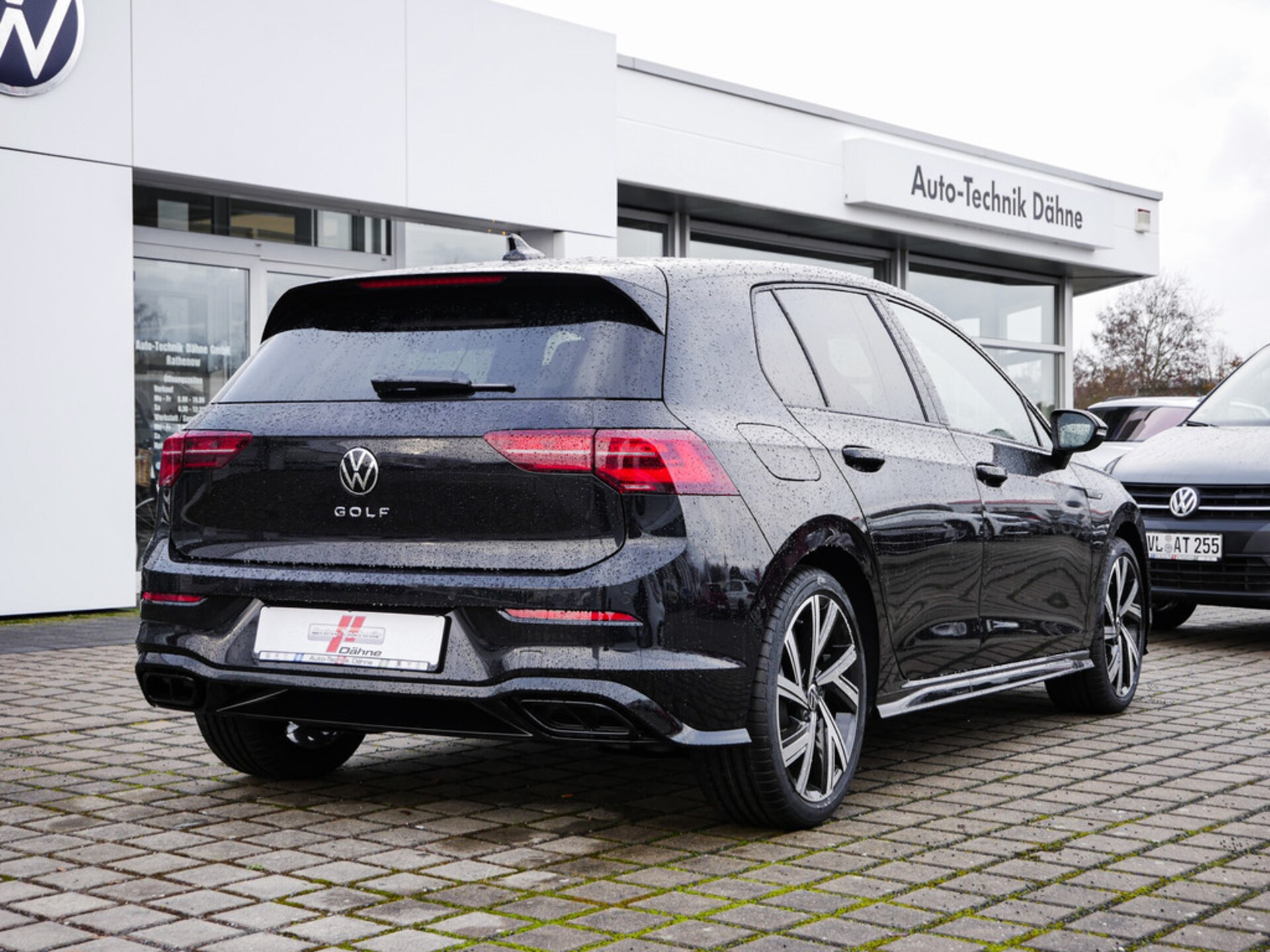 Volkswagen Golf R-Line
