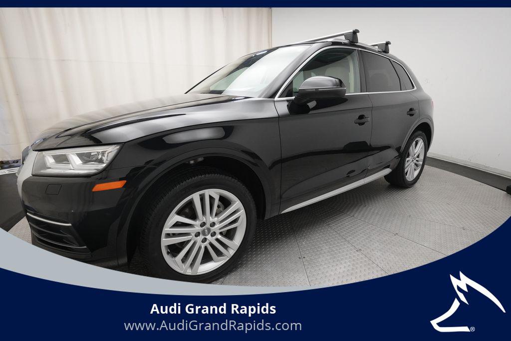 2019 Audi Q5 2.0T quattro S tronic Premium Plus's photo