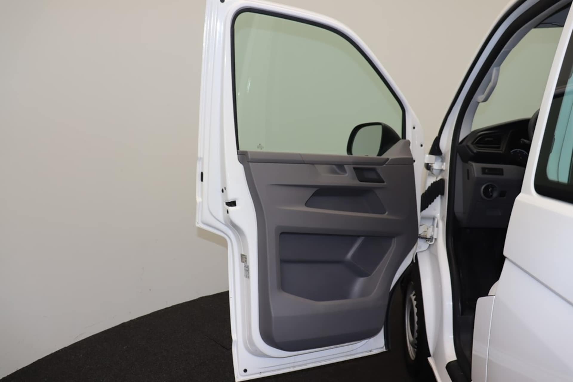 Volkswagen T6.1 Transporter Kombi kurzer Radstand