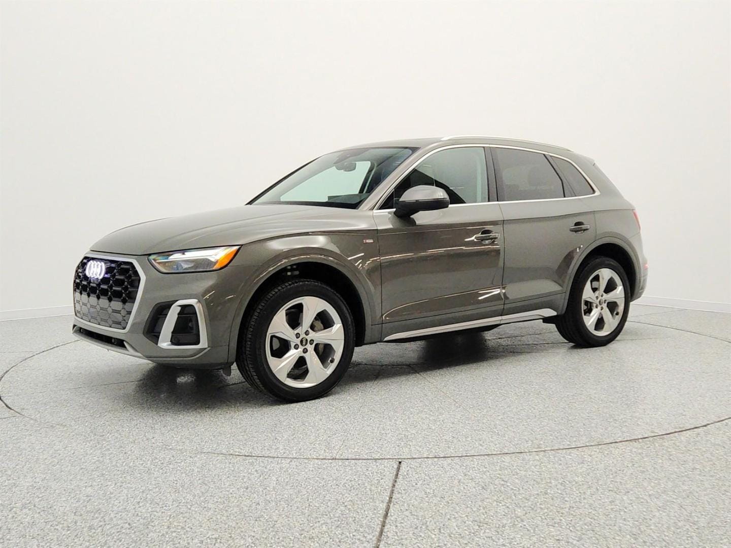 2023 Audi Q5 45 Premium Plus's photo