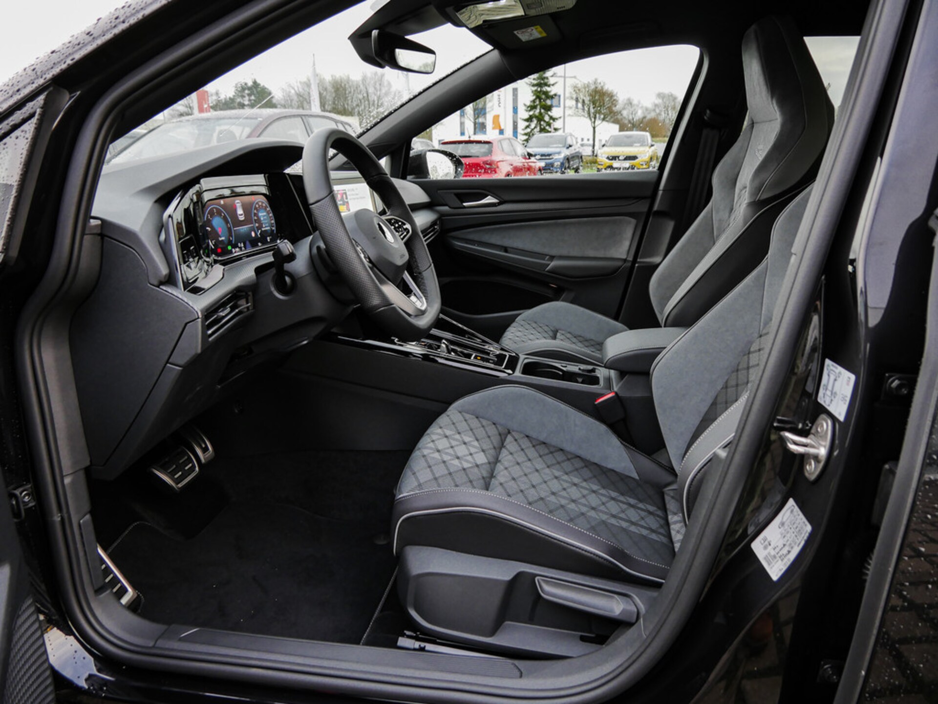 Volkswagen Golf R-Line