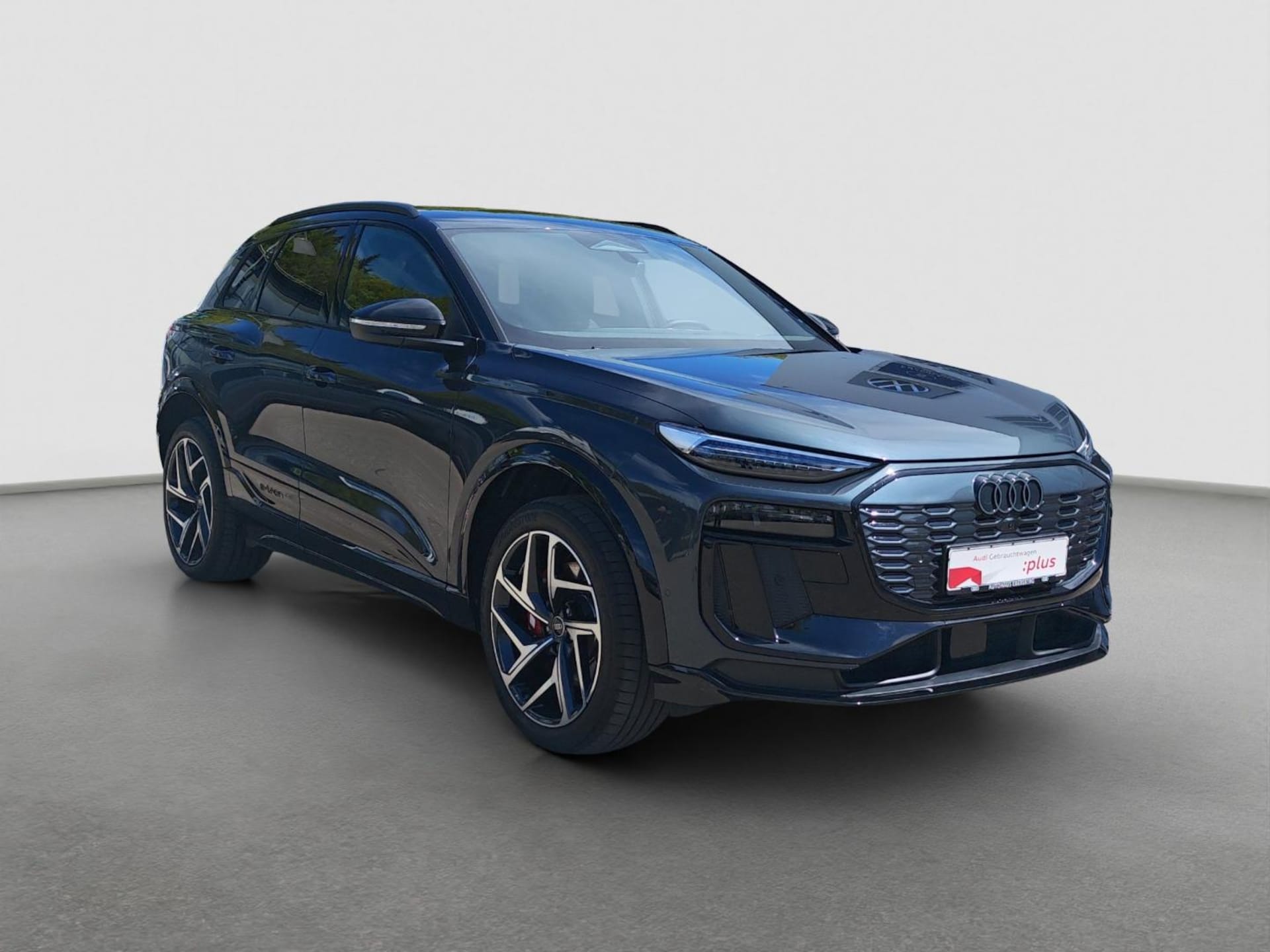 Audi SQ6 SUV e-tron