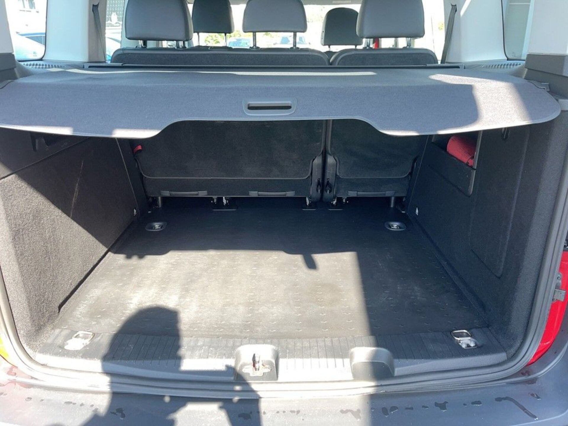 Volkswagen Caddy Basis-Modell