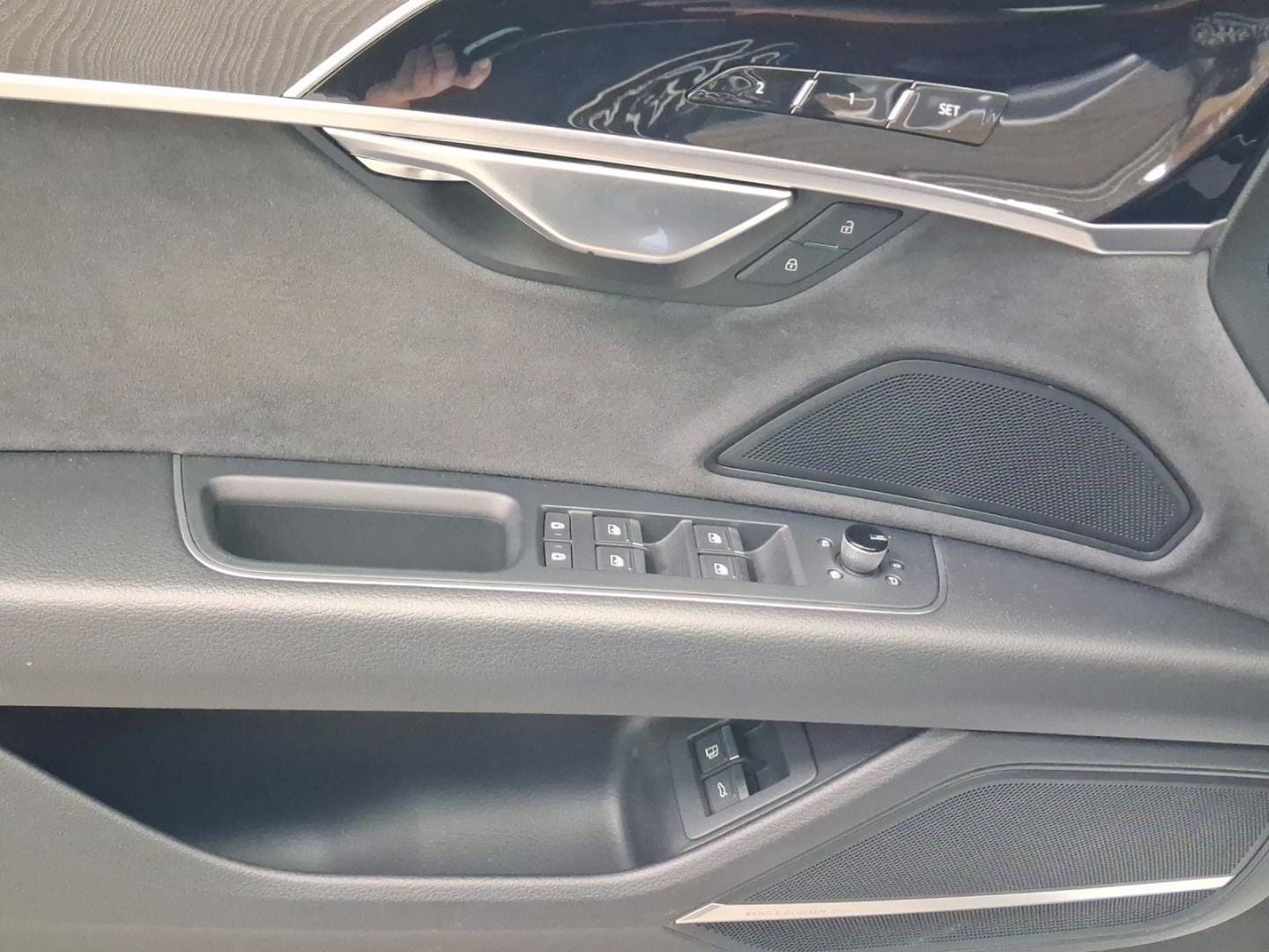 Bild über Audi A8 TFSI e 60 TFSI e quattro tiptronic - für weitere Informationen kontaktieren Sie den Audi Partner