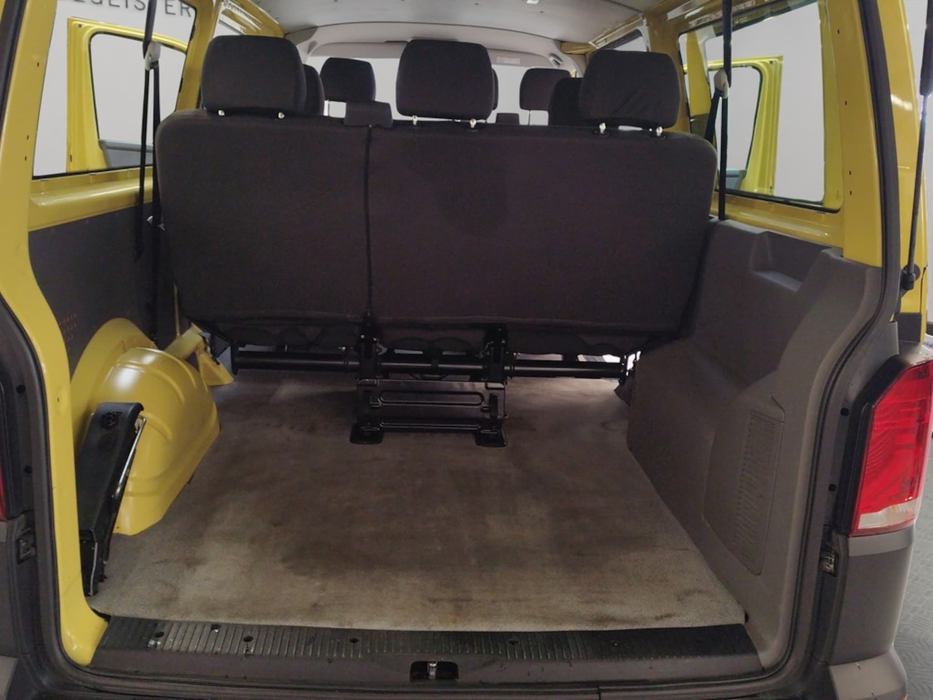 Volkswagen T6.1 Transporter Kombi langer Radstand