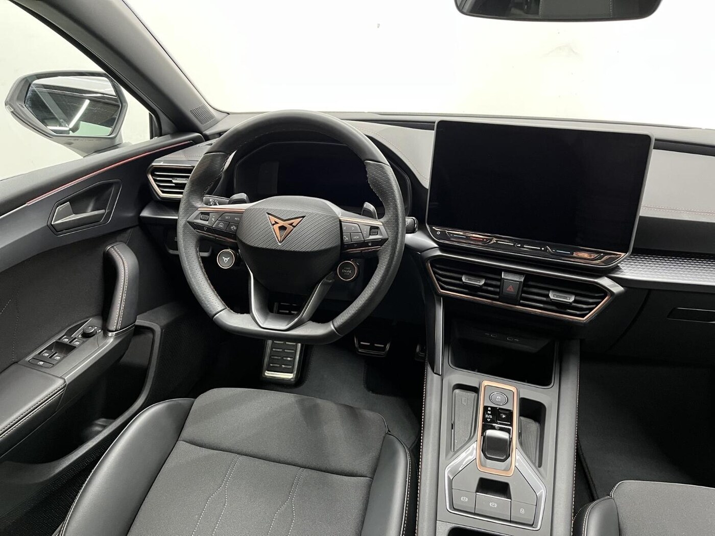 CUPRA Leon León 1.5 eTSI DSG 110 kW (150 CV) — photo 14