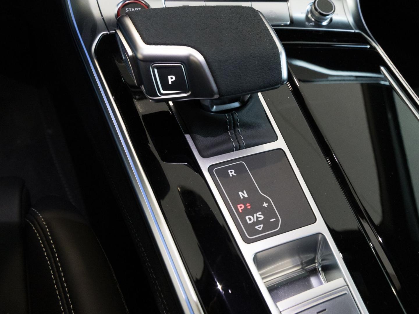 Image about Audi RS 6 Avant performance quattro tiptronic