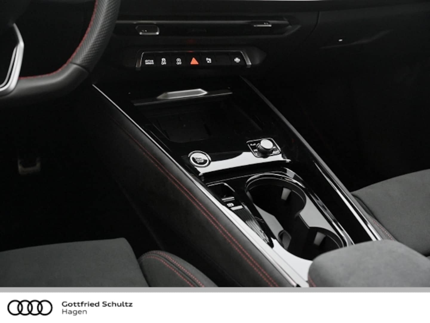 Bild über Audi Q3 SUV TFSI quattro 195 kW S tronic - für weitere Informationen kontaktieren Sie den Audi Partner